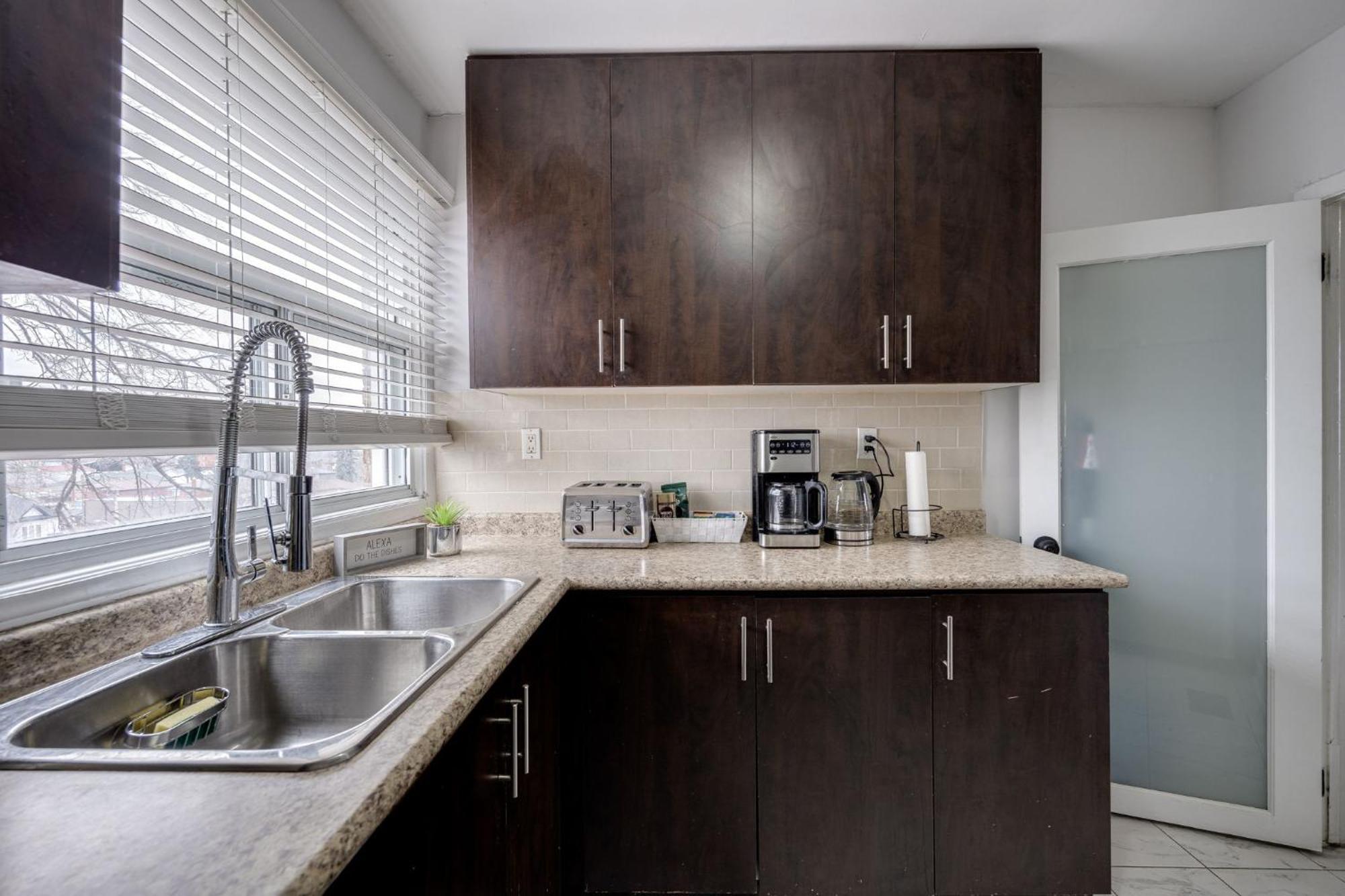 טורונטו Eglinton West Guest Suite מראה חיצוני תמונה