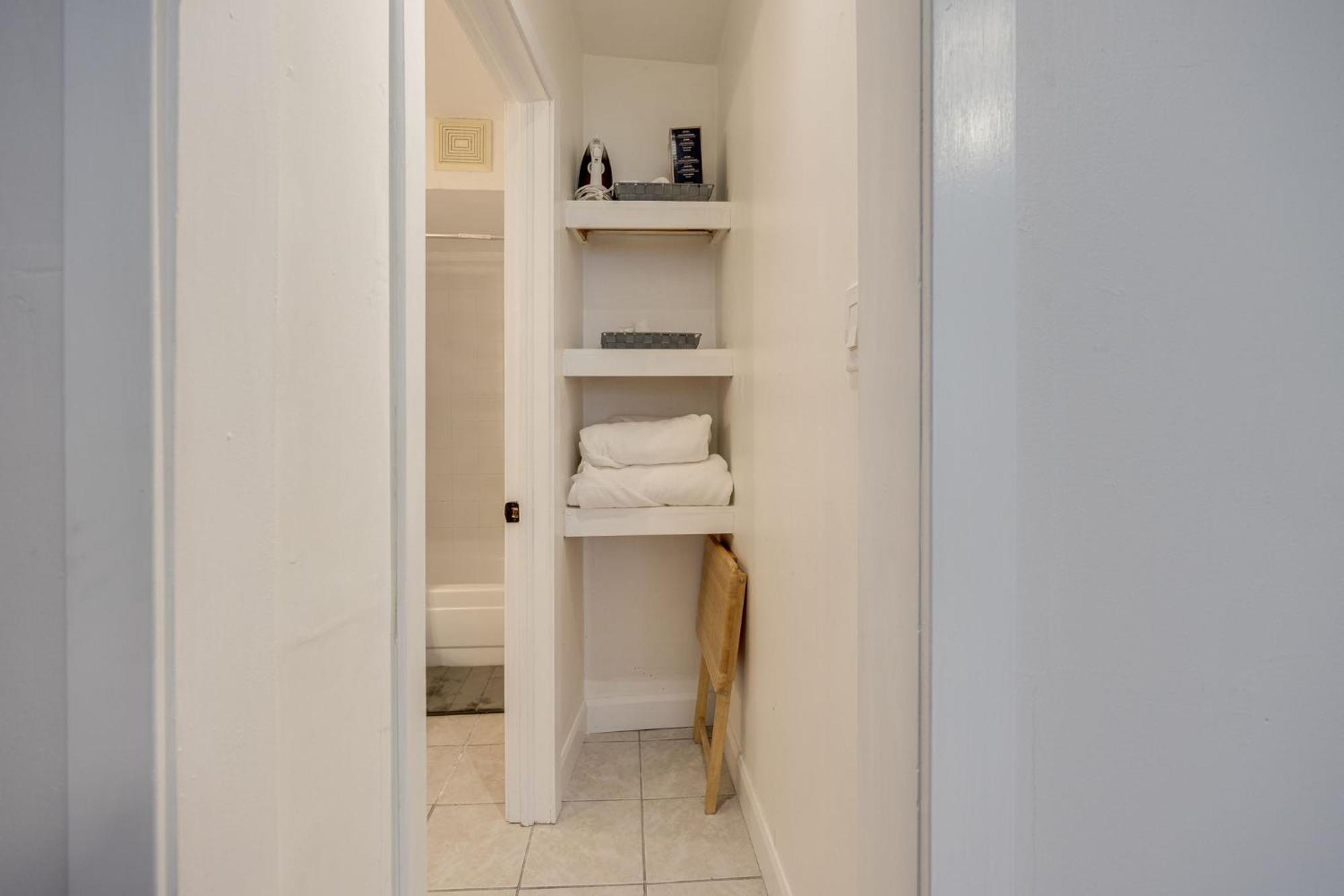 טורונטו Eglinton West Guest Suite מראה חיצוני תמונה